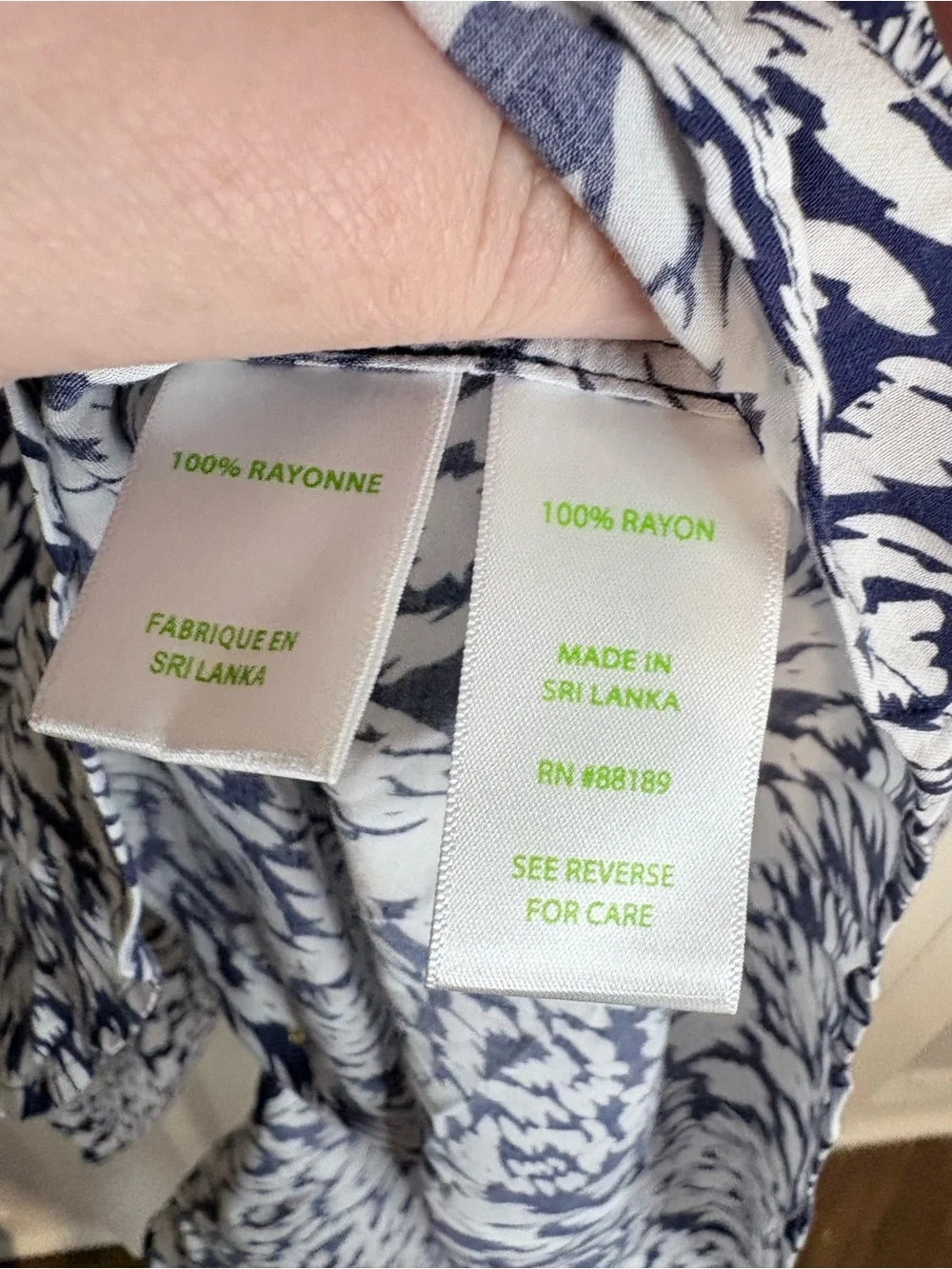 Lilly Pulitzer Sea View Button Down Shirt Pineapple Party Print Blue White XL - Picture 9 of 10
